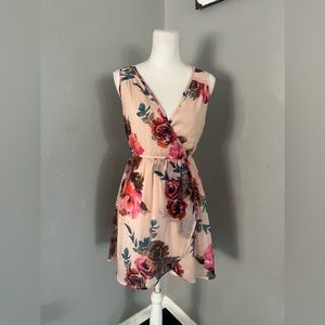 BAND OF GYPSIES PINK FLORAL FAUX-WRAP MINI DRESS size M